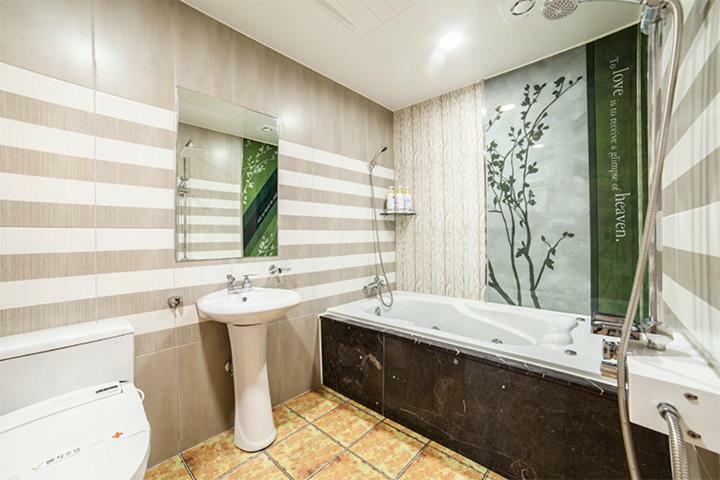 Venture Hotel Gwangju Metropolitan City Εξωτερικό φωτογραφία
